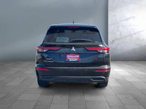 2022 Mitsubishi Outlander ES