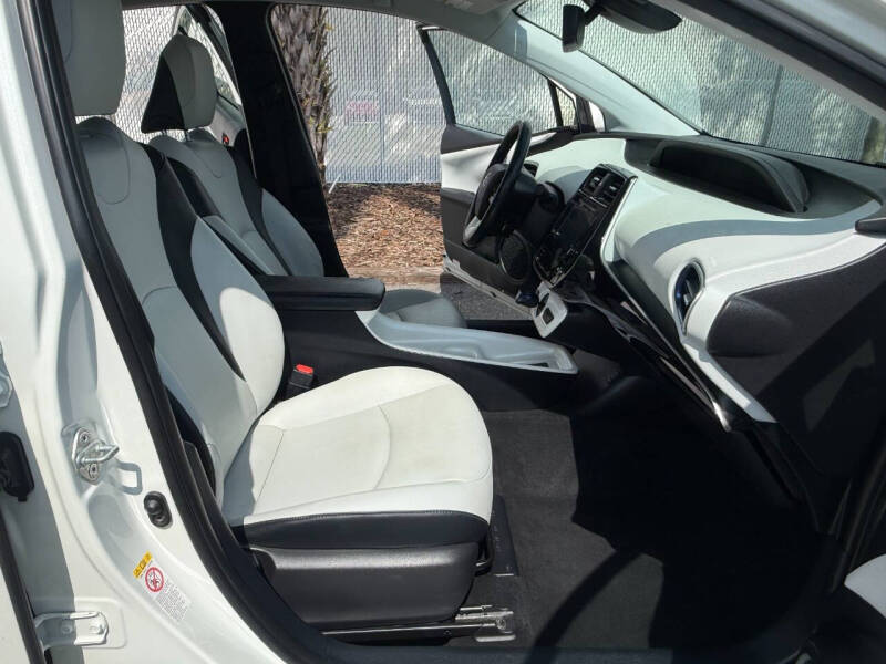 2017 Toyota Prius Four Touring