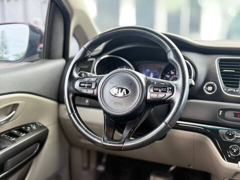 2017 Kia Sedona LX