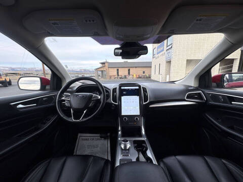 2022 Ford Edge Titanium