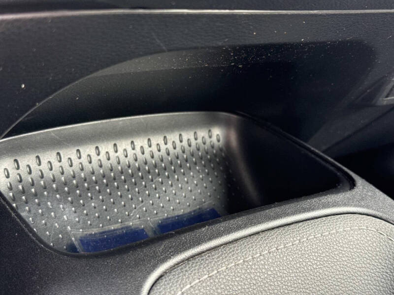 2024 Toyota Corolla Hatchback SE