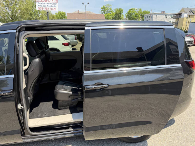 2022 Chrysler Pacifica Touring L