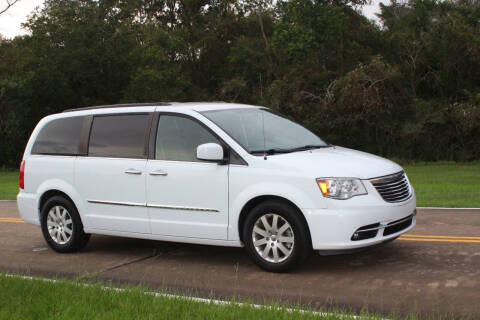 2016 Chrysler Town and Country for sale at Clear Lake Auto World in League City TX