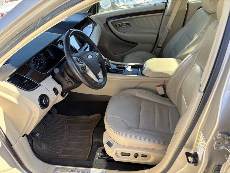 2018 Ford Taurus Limited