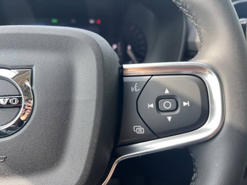 2026 Volvo XC40 B5 Core