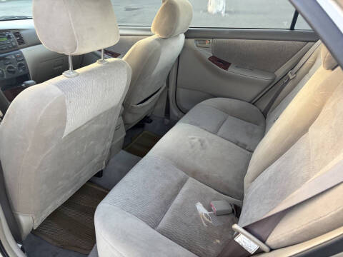 2005 Toyota Corolla LE