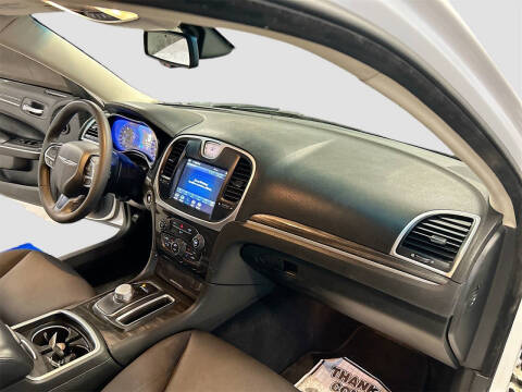 2022 Chrysler 300 Touring