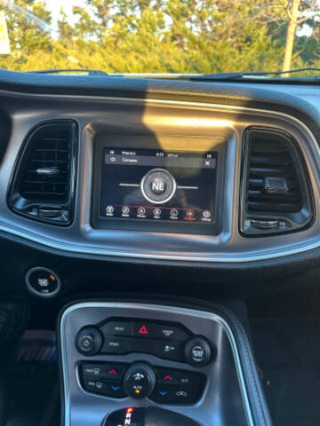 2020 Dodge Challenger SXT