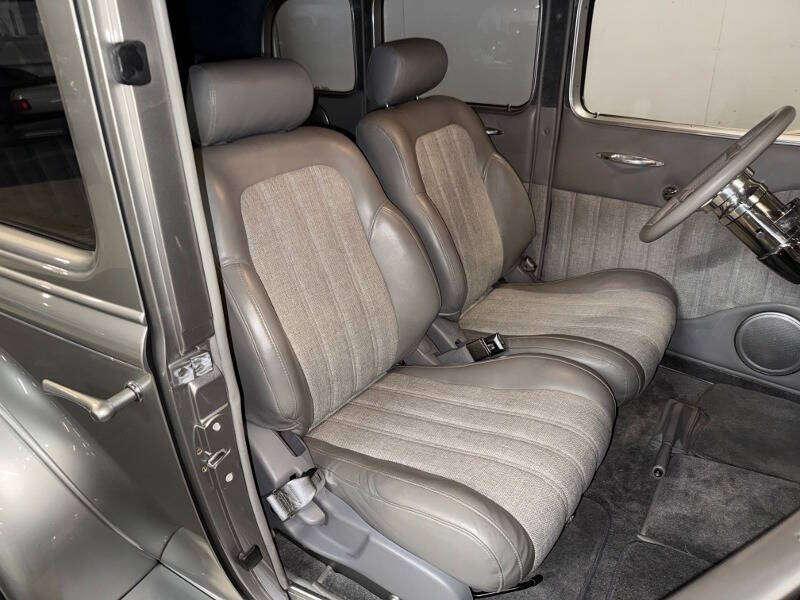 1933 Pontiac Sedan