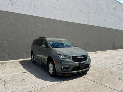 2022 Chrysler Pacifica Touring L