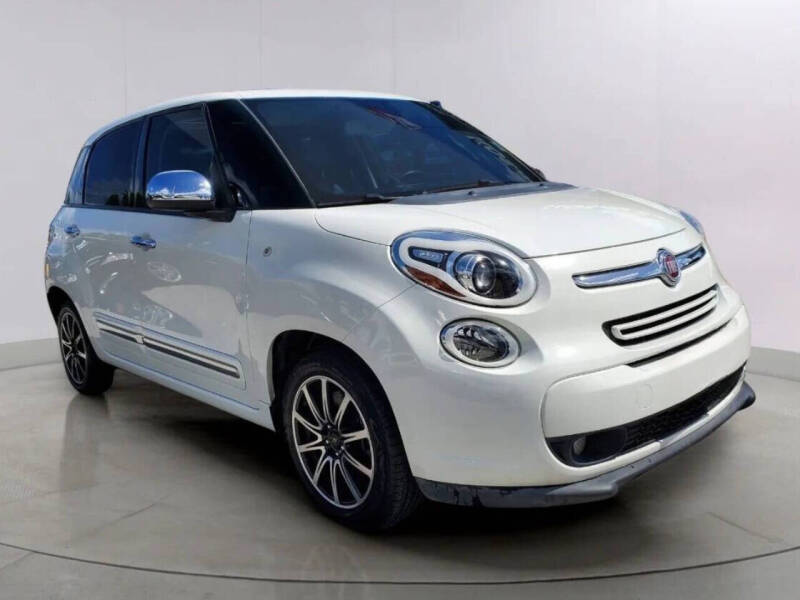 FIAT 500L's photo