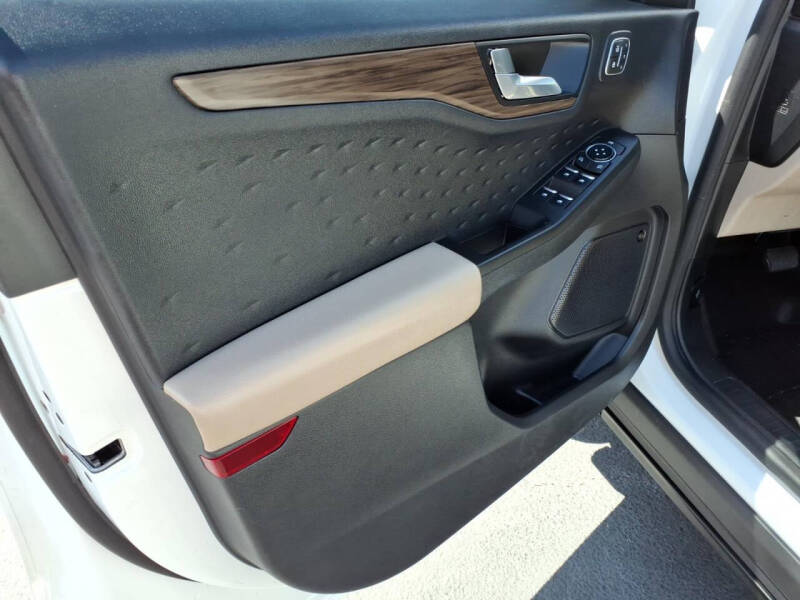 2020 Ford Escape Titanium