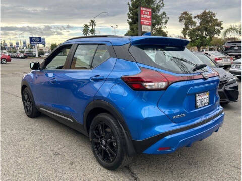 2023 Nissan Kicks SR