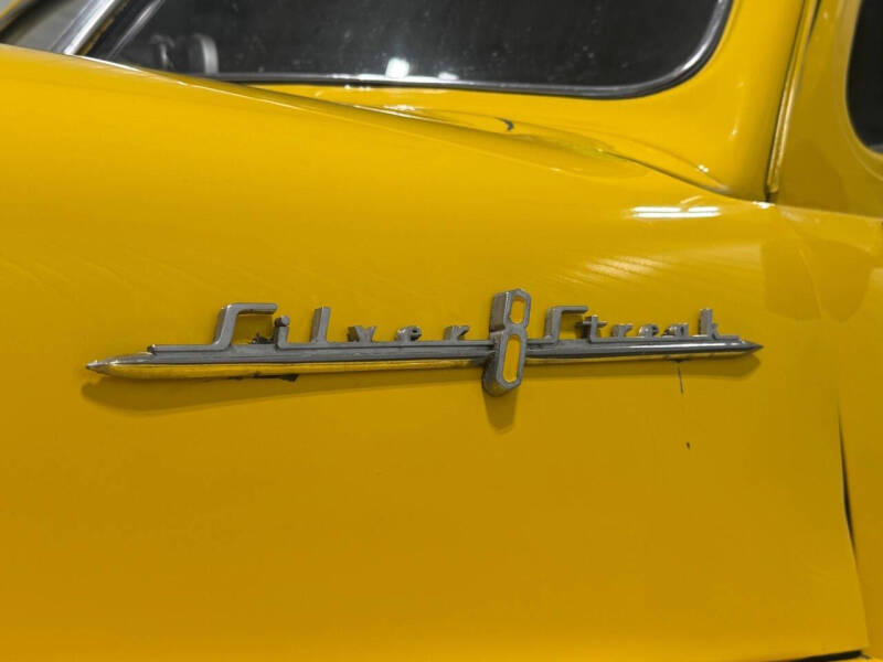 1948 Pontiac Silver Streak