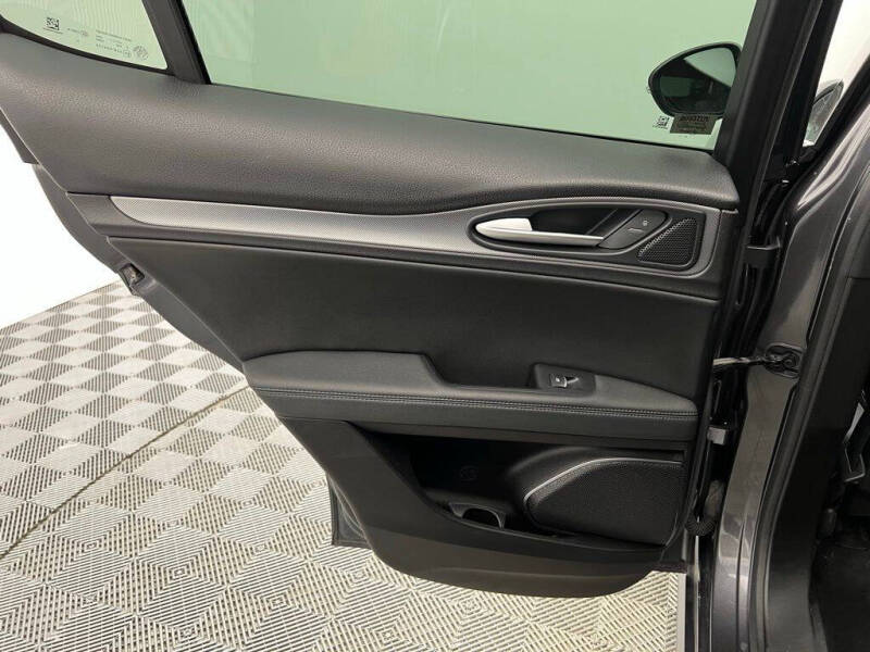 2022 Alfa Romeo Stelvio Veloce