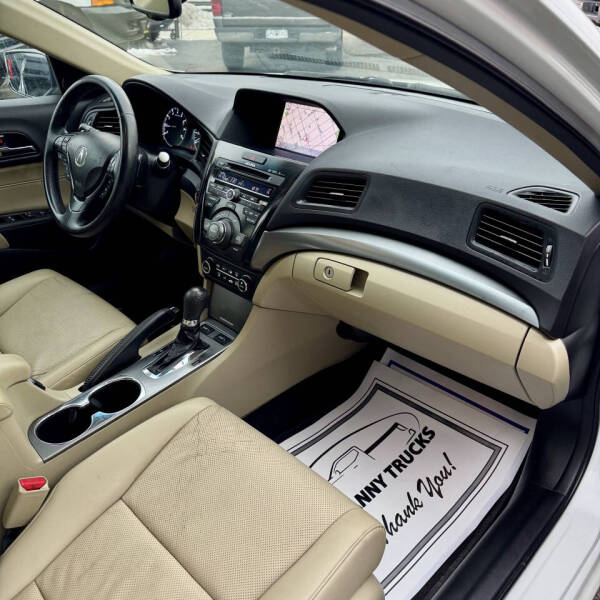 2013 Acura ILX 2.0L w/Tech