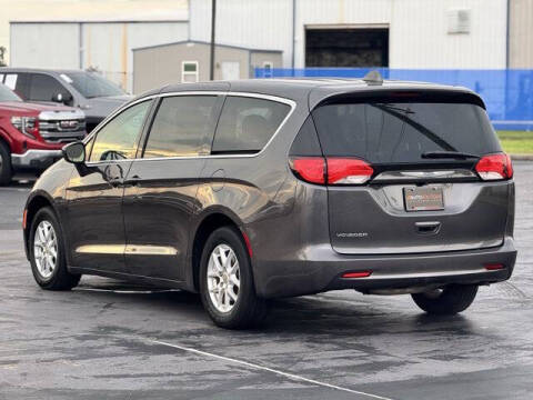 2020 Chrysler Voyager LX