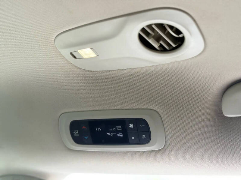 2022 Chrysler Pacifica Hybrid Touring L