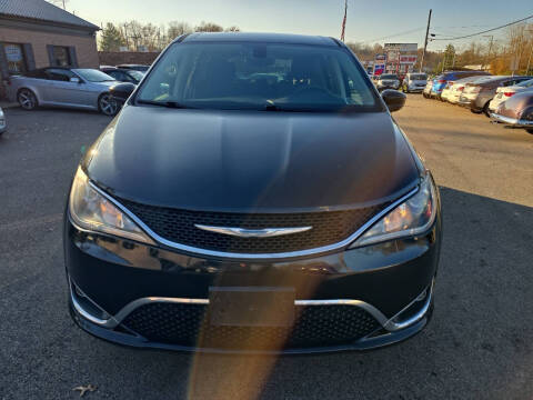 2018 Chrysler Pacifica Touring Plus