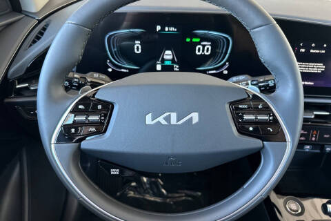2025 Kia Niro SX