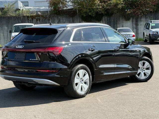 2019 Audi e-tron quattro Premium Plus