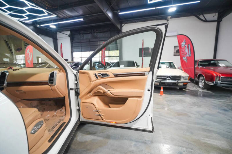 2014 Porsche Cayenne S Hybrid