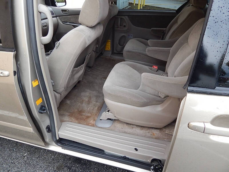 2007 Toyota Sienna LE 8-Passenger