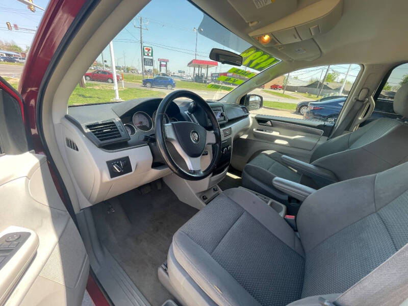 2009 Volkswagen Routan S
