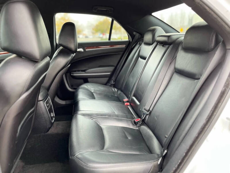 2012 Chrysler 300 Limited