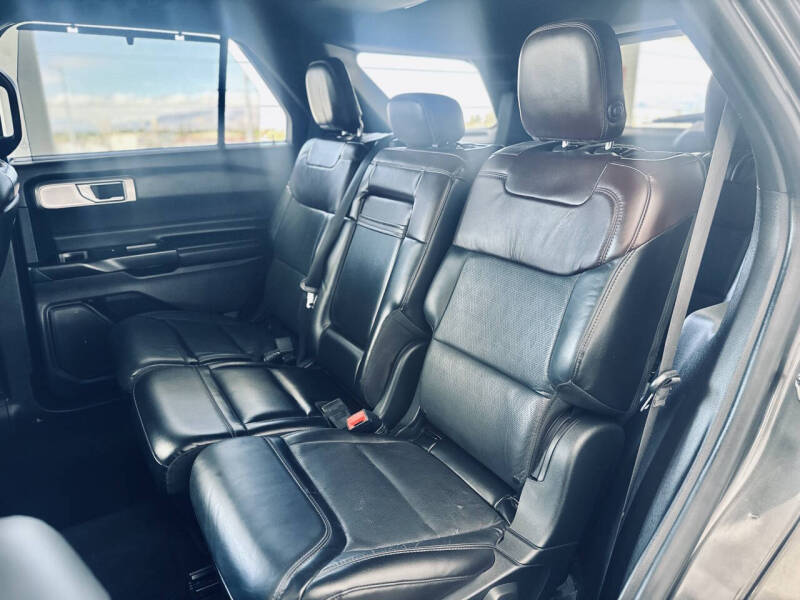 2020 Ford Explorer Platinum