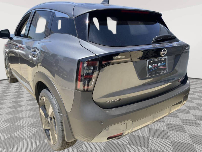 2025 Nissan Kicks SR