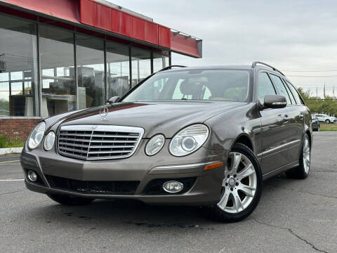 2009 Mercedes-Benz E-Class for sale at MAGIC AUTO SALES in Little Ferry NJ