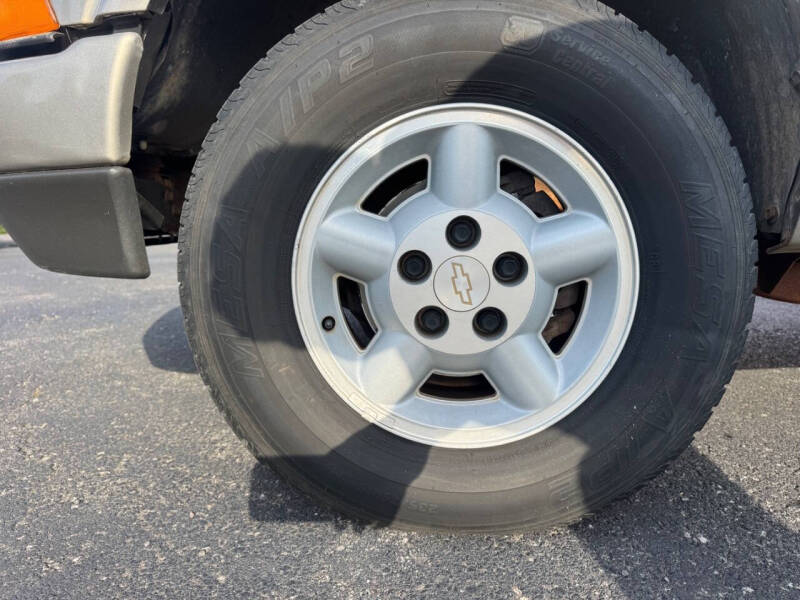 2003 Chevrolet S-10 LS