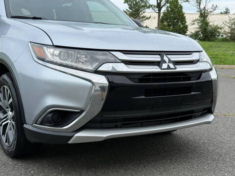 2016 Mitsubishi Outlander ES