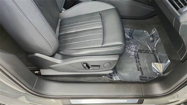 2024 Audi Q8 e-tron quattro Premium