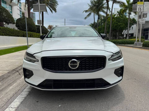 2024 Volvo S60 B5 Core Dark Theme