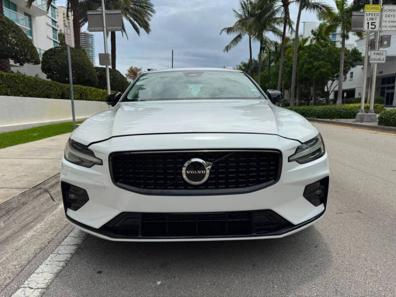 2024 Volvo S60 B5 Core Dark Theme
