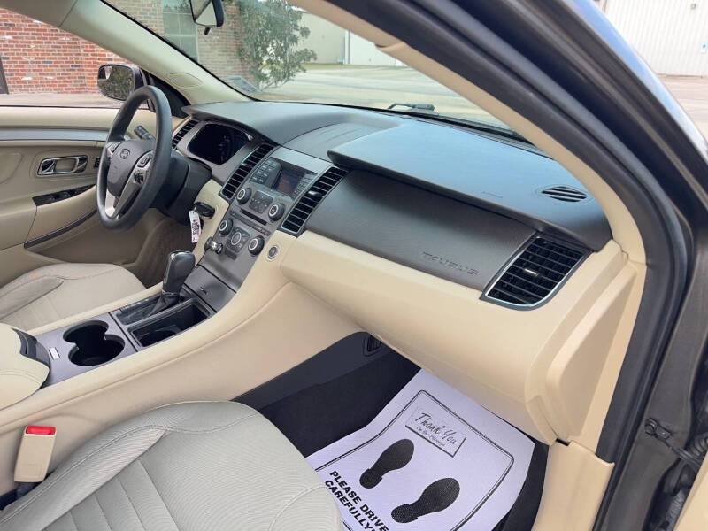 2019 Ford Taurus SE