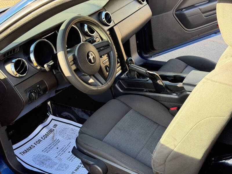 2007 Ford Mustang V6 Deluxe