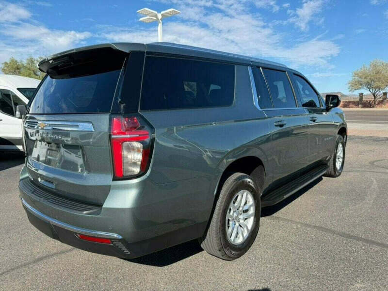 2024 Chevrolet Suburban LS