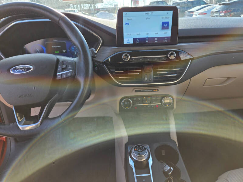 2020 Ford Escape Hybrid Titanium