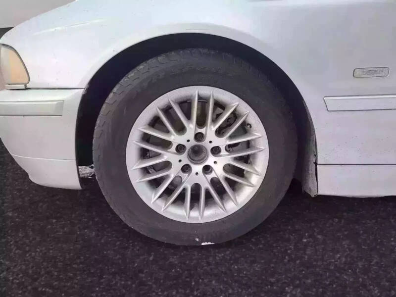 2001 BMW 5 Series 530i