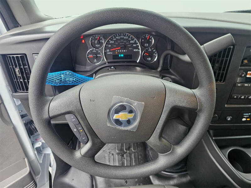 2025 Chevrolet Express 2500