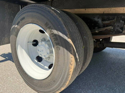 2017 Mitsubishi Fuso FE180