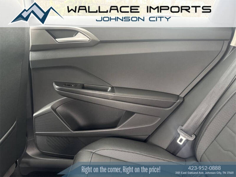 2026 Volkswagen Taos SE Black 4Motion