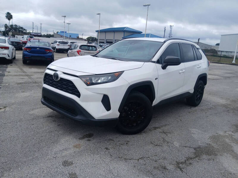 2020 Toyota RAV4 LE