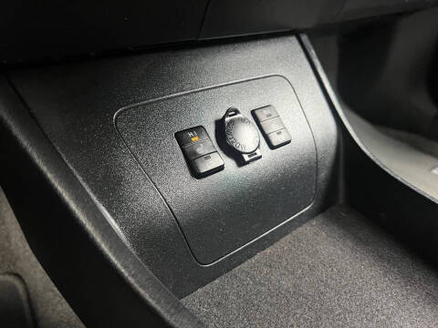 2013 Toyota Prius Plug-in Hybrid Advanced