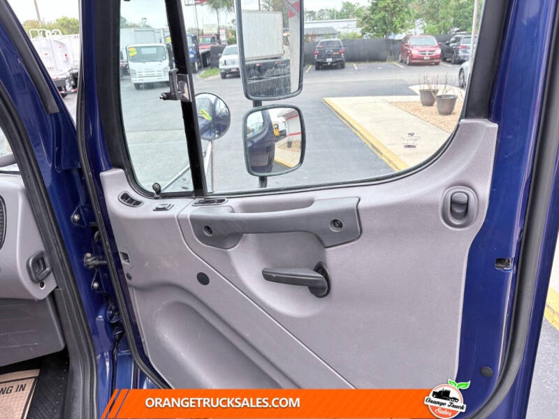 2020 Freightliner M2 106