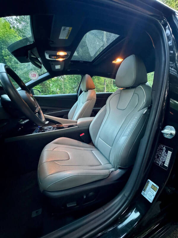 2025 Hyundai Elantra Hybrid Limited