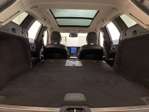 2025 Volvo XC60 B5 Plus Dark Theme